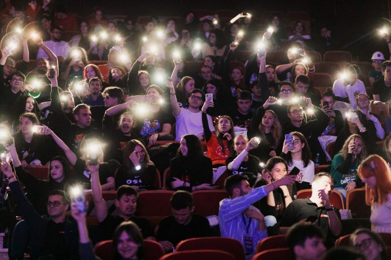 Citește mai mult despre articol Teen Town – Youth Exhibition 2024